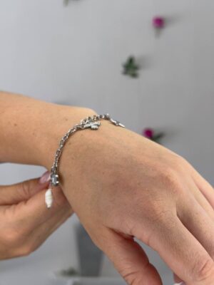 Βραχιόλι από ατσάλι σε ασημί χρώμα με charms Y171